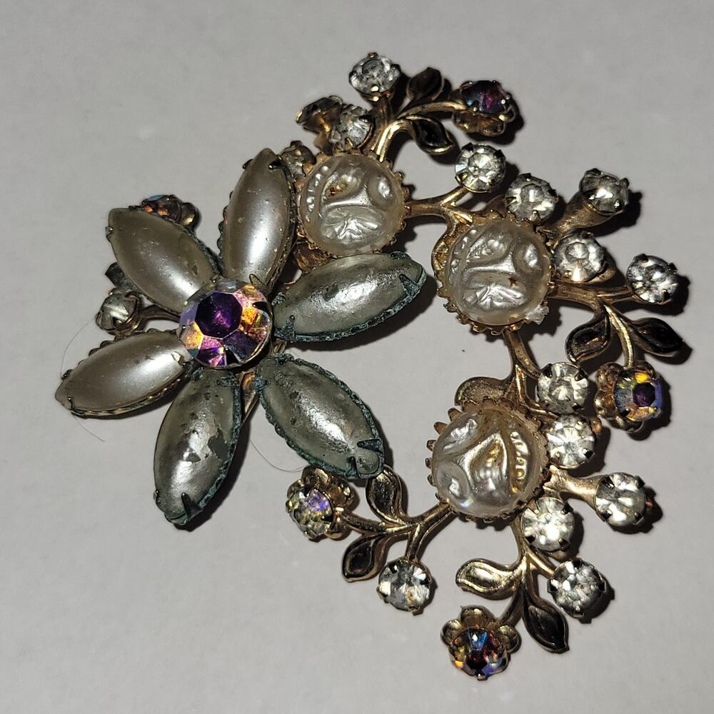 Vintage Gold Tone Faux Pearl & Rhinestone Floral Brooch Pin Iridescent Flower AB - Picture 7 of 15